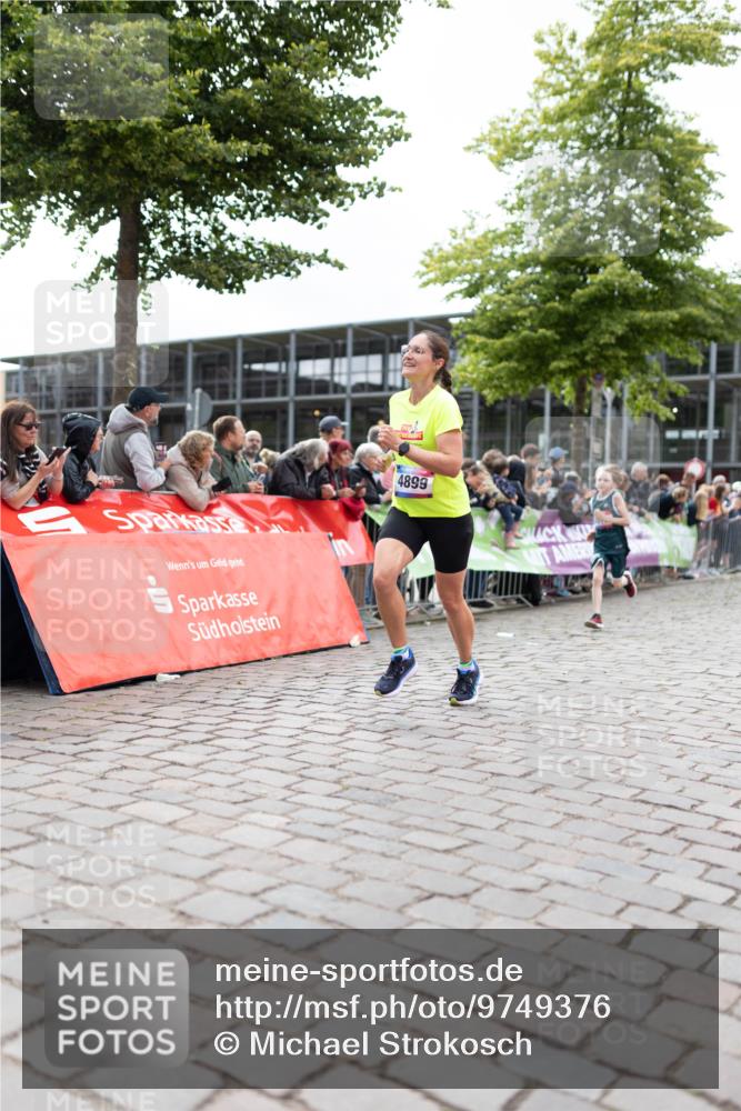 12.06.2026 - Holstenköstenlauf Michael Strokosch http://msf.ph/oto/9749376 12.06.2026 17:56:39 Laufen 4899 meine-sportfotos.de