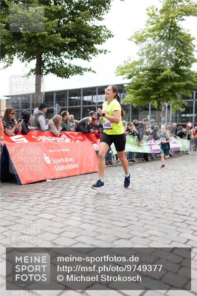 12.06.2026 - Holstenköstenlauf Michael Strokosch http://msf.ph/oto/9749377 12.06.2026 17:56:39 Laufen 4899, 073 meine-sportfotos.de