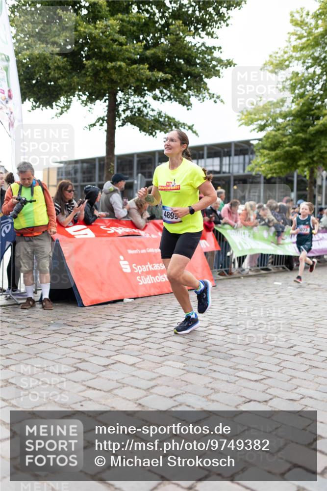 12.06.2026 - Holstenköstenlauf Michael Strokosch http://msf.ph/oto/9749382 12.06.2026 17:56:39 Laufen 4899, 073 meine-sportfotos.de