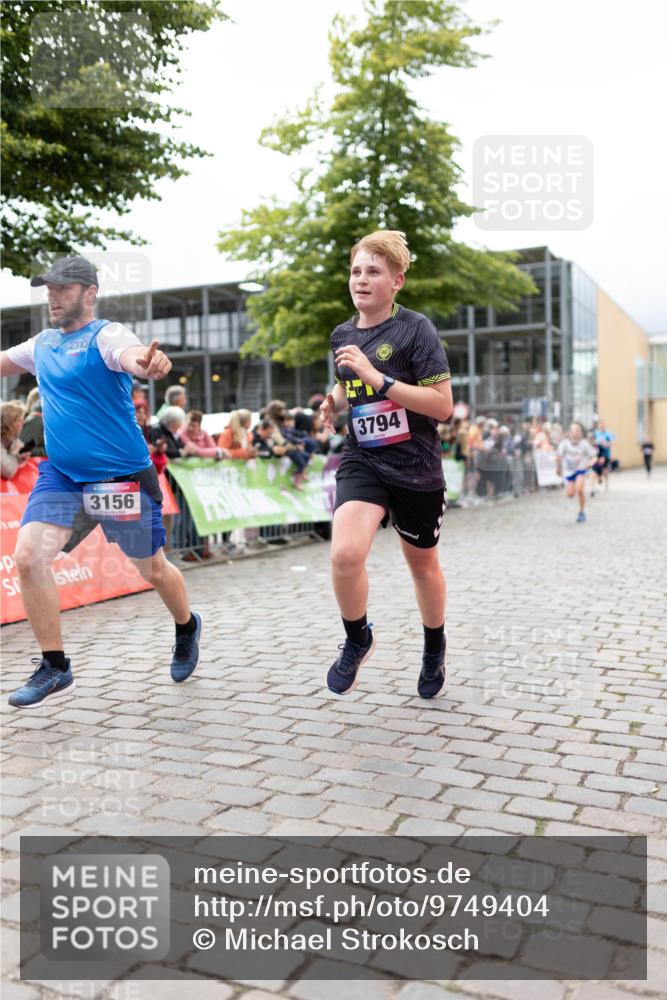 12.06.2026 - Holstenköstenlauf Michael Strokosch http://msf.ph/oto/9749404 12.06.2026 17:56:45 Laufen 3156, 3794 meine-sportfotos.de