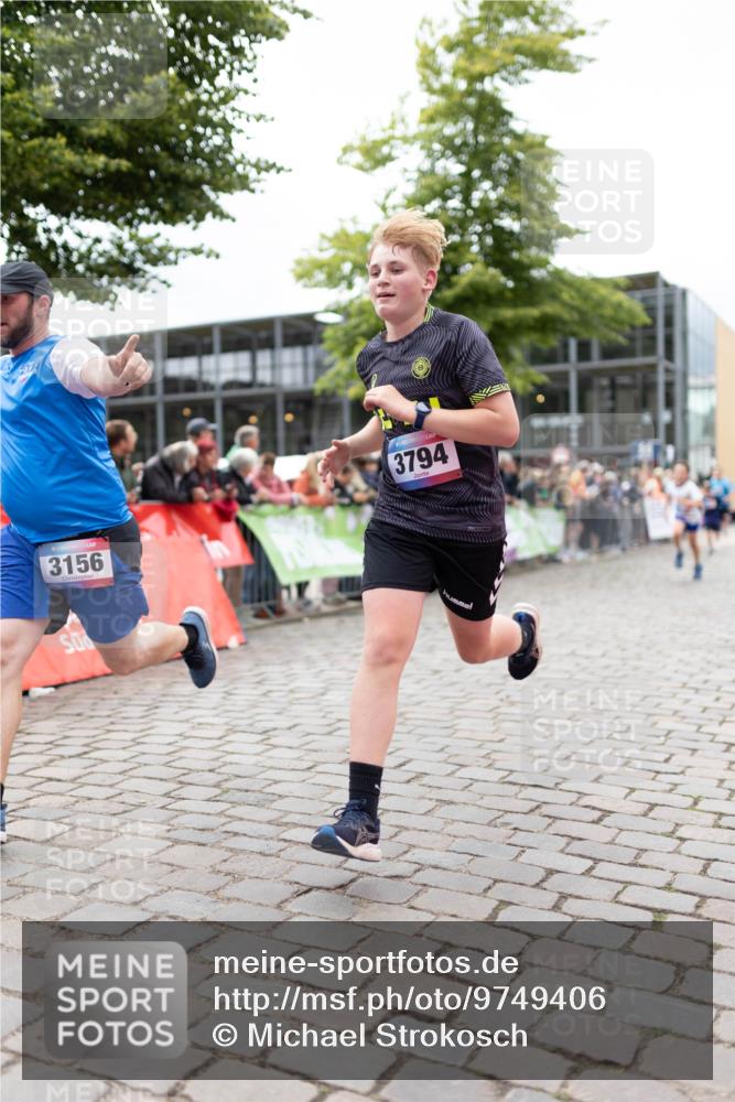 12.06.2026 - Holstenköstenlauf Michael Strokosch http://msf.ph/oto/9749406 12.06.2026 17:56:45 Laufen 3156, 3794 meine-sportfotos.de