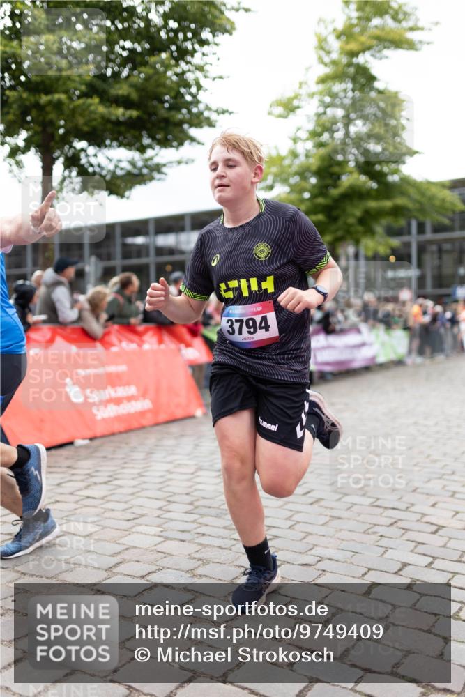 12.06.2026 - Holstenköstenlauf Michael Strokosch http://msf.ph/oto/9749409 12.06.2026 17:56:45 Laufen 3794 meine-sportfotos.de