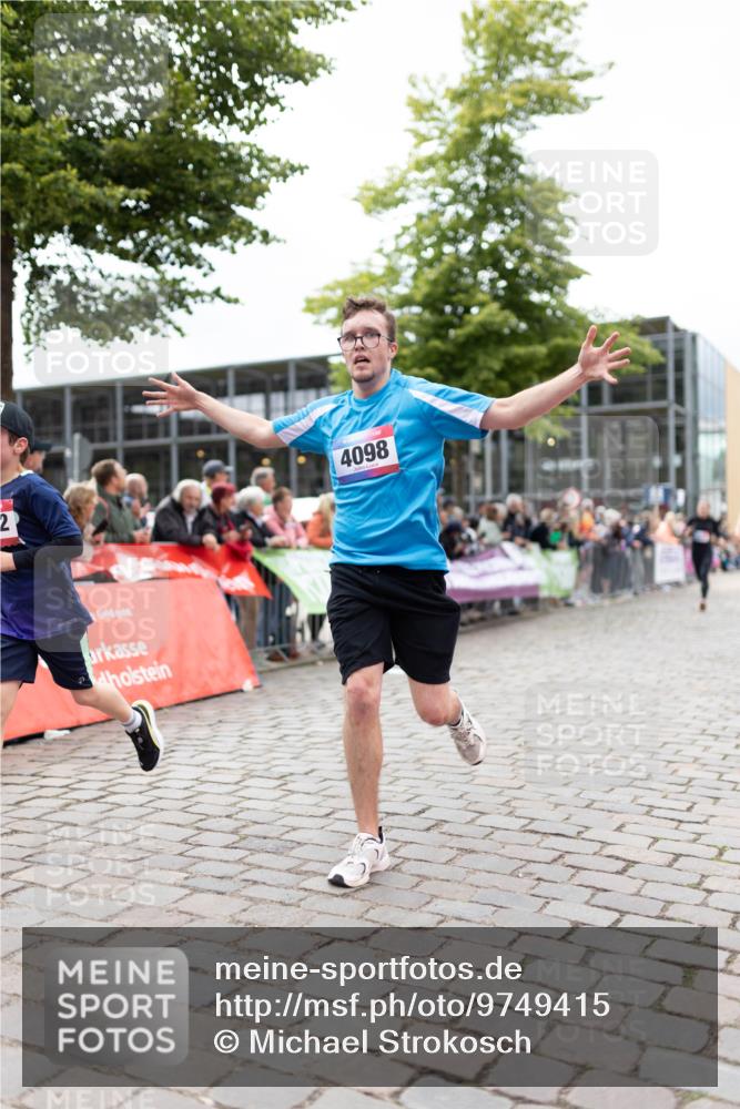 12.06.2026 - Holstenköstenlauf Michael Strokosch http://msf.ph/oto/9749415 12.06.2026 17:56:50 Laufen 2, 4098 meine-sportfotos.de