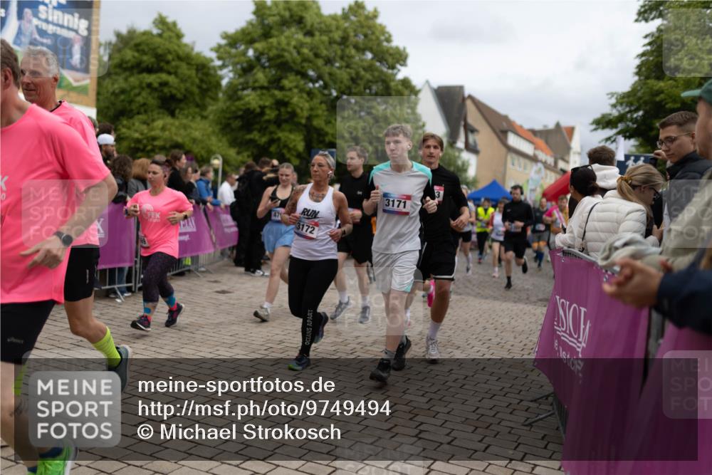 12.06.2026 - Holstenköstenlauf Michael Strokosch http://msf.ph/oto/9749494 12.06.2026 19:02:15 Laufen 479, 3172, 3171 meine-sportfotos.de
