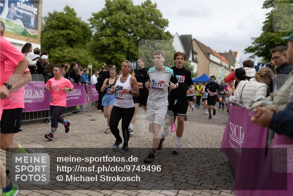 12.06.2026 - Holstenköstenlauf Michael Strokosch http://msf.ph/oto/9749496 12.06.2026 19:02:15 Laufen 3171, 523, 47, 3172 meine-sportfotos.de