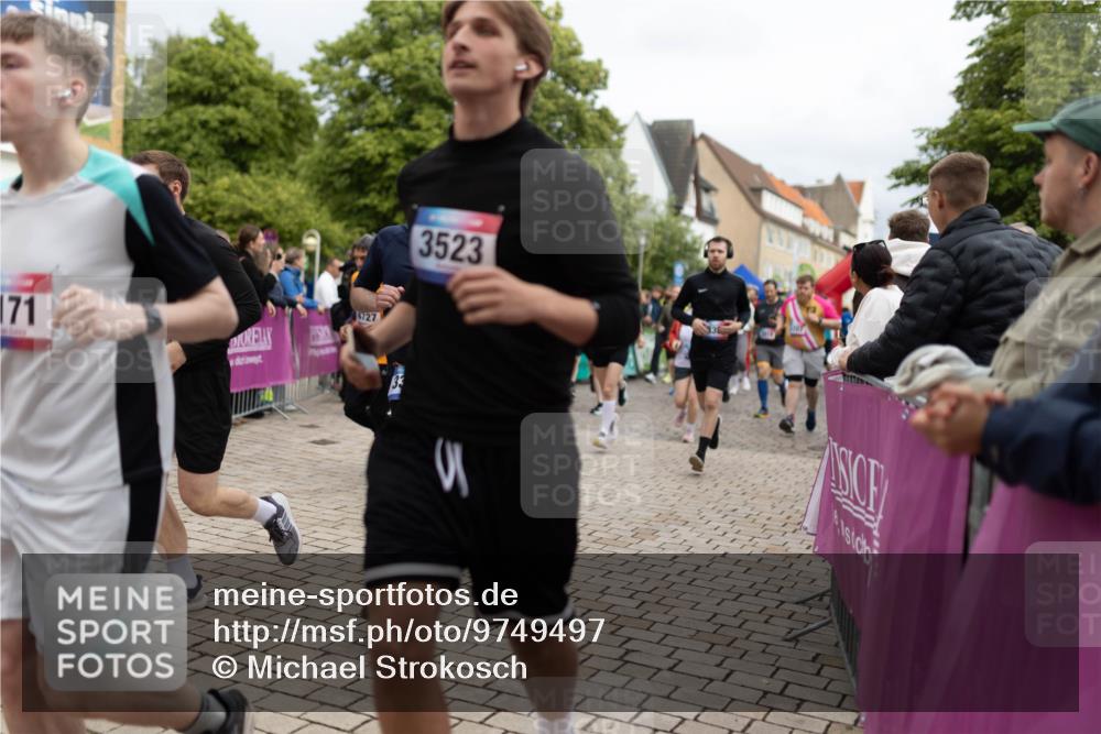 12.06.2026 - Holstenköstenlauf Michael Strokosch http://msf.ph/oto/9749497 12.06.2026 19:02:16 Laufen 171, 4727, 3523 meine-sportfotos.de