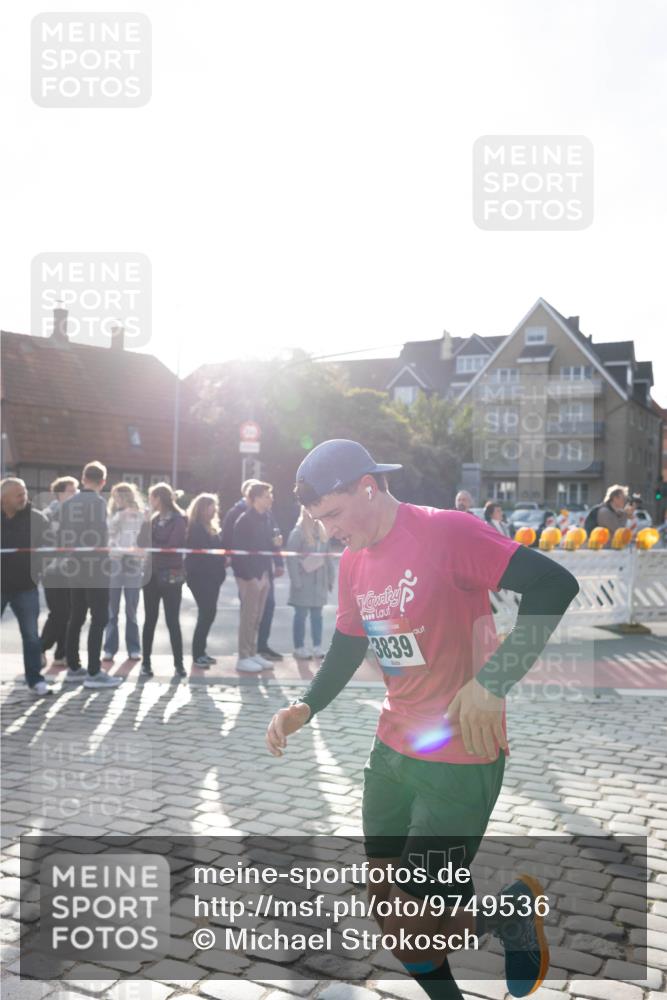 12.06.2026 - Holstenköstenlauf Michael Strokosch http://msf.ph/oto/9749536 12.06.2026 19:50:01 Laufen 3839 meine-sportfotos.de