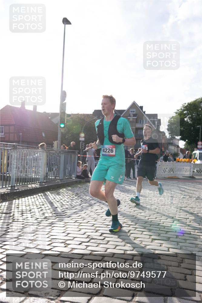 12.06.2026 - Holstenköstenlauf Michael Strokosch http://msf.ph/oto/9749577 12.06.2026 19:50:28 Laufen 4226, 518 meine-sportfotos.de