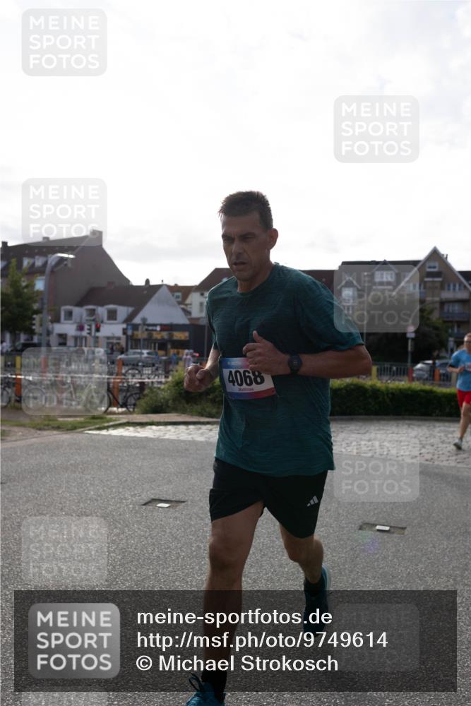 12.06.2026 - Holstenköstenlauf Michael Strokosch http://msf.ph/oto/9749614 12.06.2026 19:51:03 Laufen 4068 meine-sportfotos.de