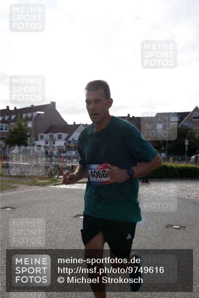 12.06.2026 - Holstenköstenlauf Michael Strokosch http://msf.ph/oto/9749616 12.06.2026 19:51:03 Laufen 190, 4068 meine-sportfotos.de