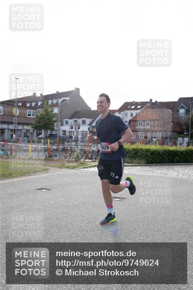 12.06.2026 - Holstenköstenlauf Michael Strokosch http://msf.ph/oto/9749624 12.06.2026 19:51:14 Laufen 3429, 71 meine-sportfotos.de