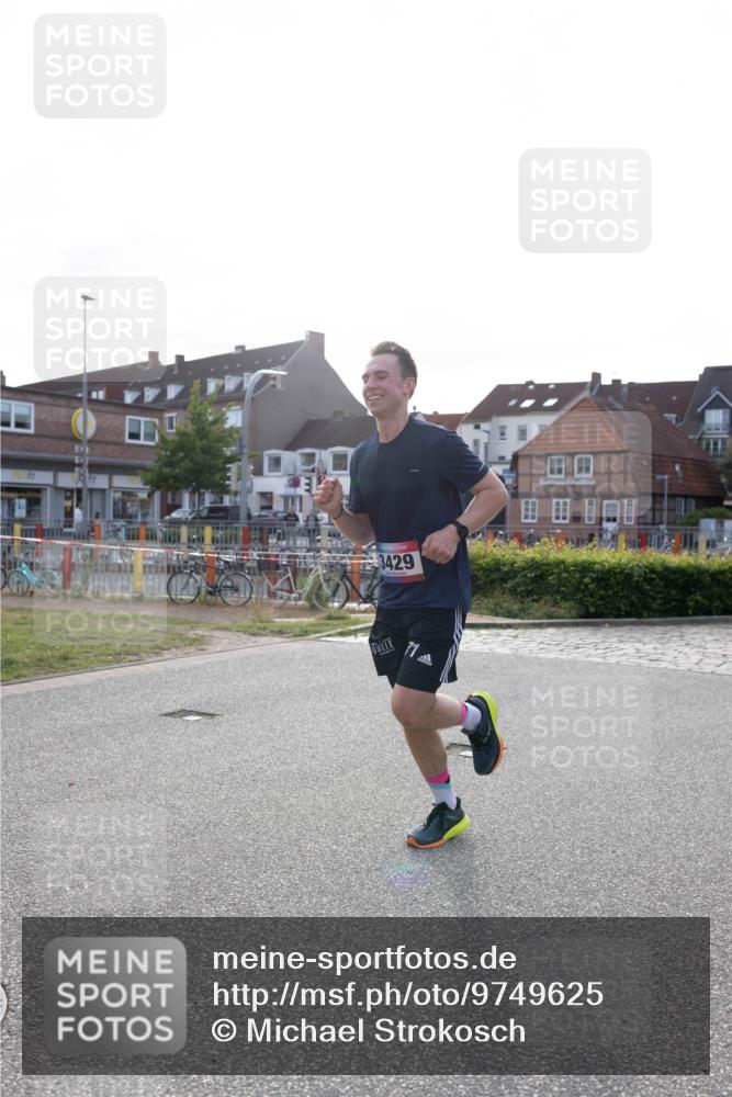 12.06.2026 - Holstenköstenlauf Michael Strokosch http://msf.ph/oto/9749625 12.06.2026 19:51:14 Laufen 3429, 11 meine-sportfotos.de