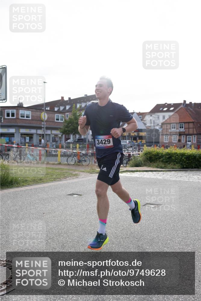 12.06.2026 - Holstenköstenlauf Michael Strokosch http://msf.ph/oto/9749628 12.06.2026 19:51:14 Laufen 3429 meine-sportfotos.de