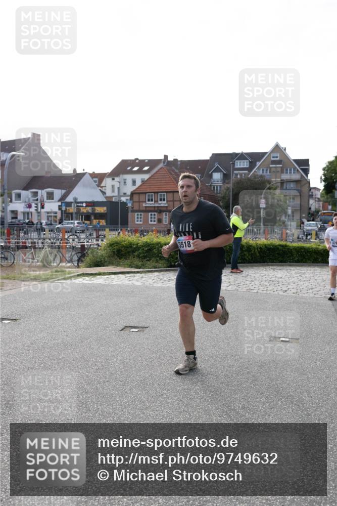 12.06.2026 - Holstenköstenlauf Michael Strokosch http://msf.ph/oto/9749632 12.06.2026 19:51:17 Laufen 3518, 476 meine-sportfotos.de