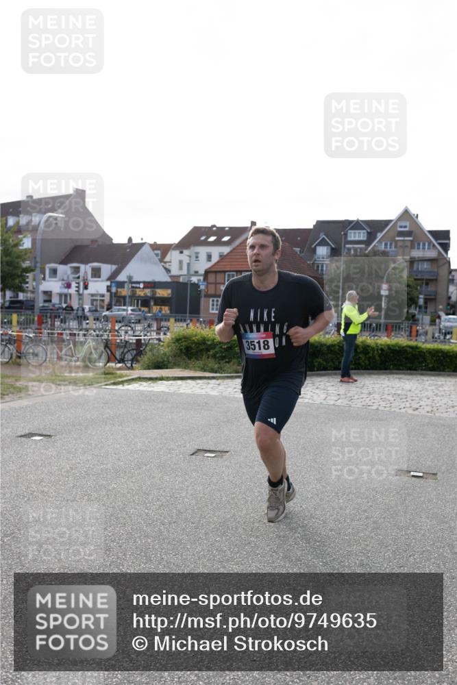 12.06.2026 - Holstenköstenlauf Michael Strokosch http://msf.ph/oto/9749635 12.06.2026 19:51:17 Laufen 3518 meine-sportfotos.de