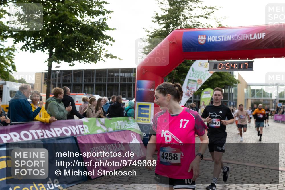 12.06.2026 - Holstenköstenlauf Michael Strokosch http://msf.ph/oto/9749668 12.06.2026 19:54:34 Laufen 10, 54, 17, 17, 4258, 840 meine-sportfotos.de