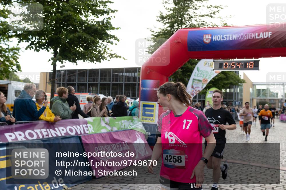 12.06.2026 - Holstenköstenlauf Michael Strokosch http://msf.ph/oto/9749670 12.06.2026 19:54:34 Laufen 0, 54, 18, 17, 4258 meine-sportfotos.de