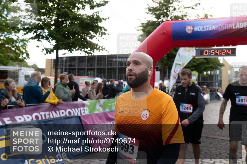12.06.2026 - Holstenköstenlauf Michael Strokosch http://msf.ph/oto/9749674 12.06.2026 19:54:41 Laufen 4593, 0, 54, 24, 3249, 3810 meine-sportfotos.de