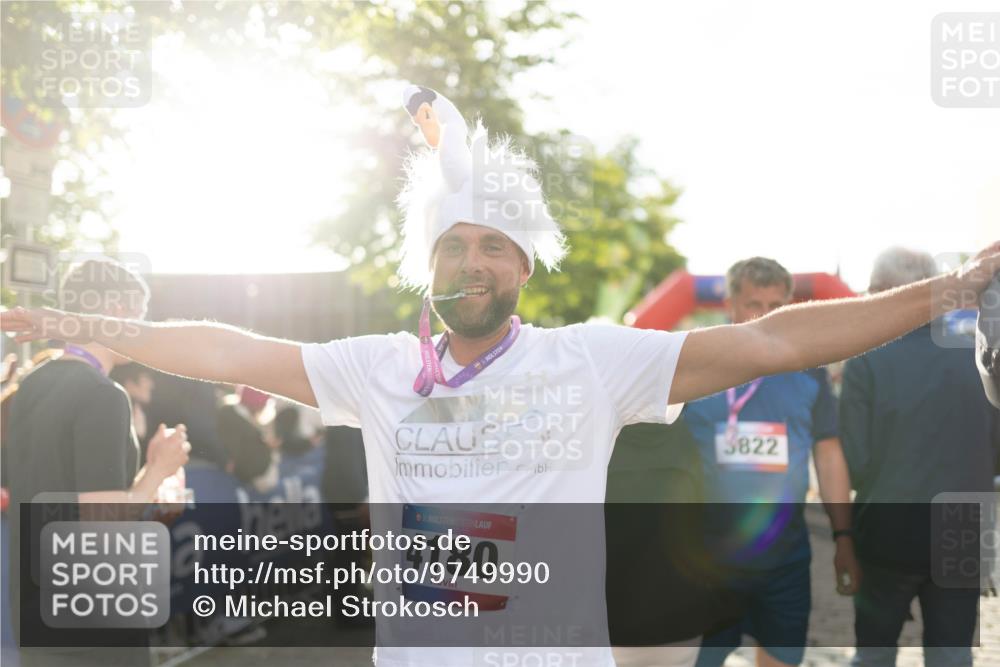 12.06.2026 - Holstenköstenlauf Michael Strokosch http://msf.ph/oto/9749990 12.06.2026 20:00:23 Laufen 36, 5822, 36, 4180 meine-sportfotos.de