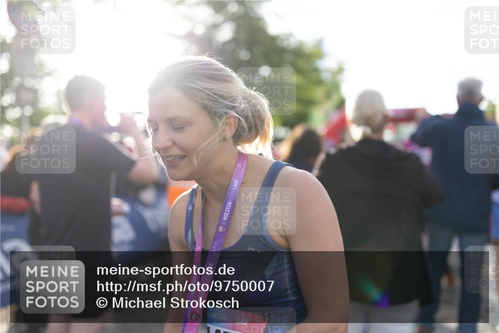 12.06.2026 - Holstenköstenlauf Michael Strokosch http://msf.ph/oto/9750007 12.06.2026 20:00:38 Laufen 36, 36, 36 meine-sportfotos.de