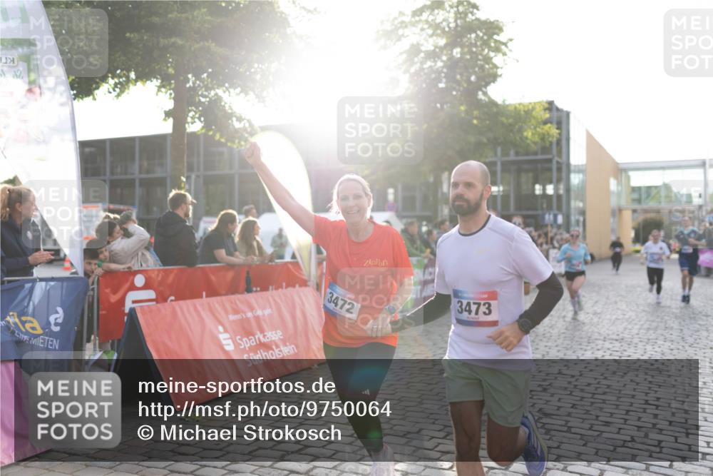 12.06.2026 - Holstenköstenlauf Michael Strokosch http://msf.ph/oto/9750064 12.06.2026 20:04:15 Laufen 2, 3472, 3473 meine-sportfotos.de