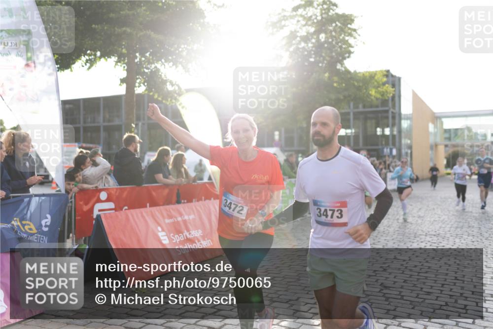 12.06.2026 - Holstenköstenlauf Michael Strokosch http://msf.ph/oto/9750065 12.06.2026 20:04:15 Laufen 2, 3472, 3473 meine-sportfotos.de