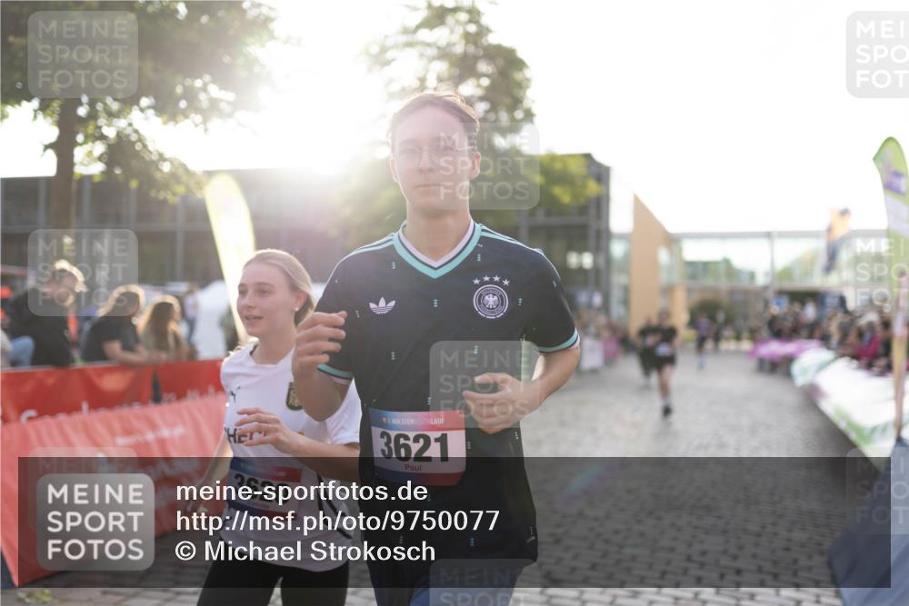 12.06.2026 - Holstenköstenlauf Michael Strokosch http://msf.ph/oto/9750077 12.06.2026 20:04:18 Laufen 3620, 36, 3621 meine-sportfotos.de