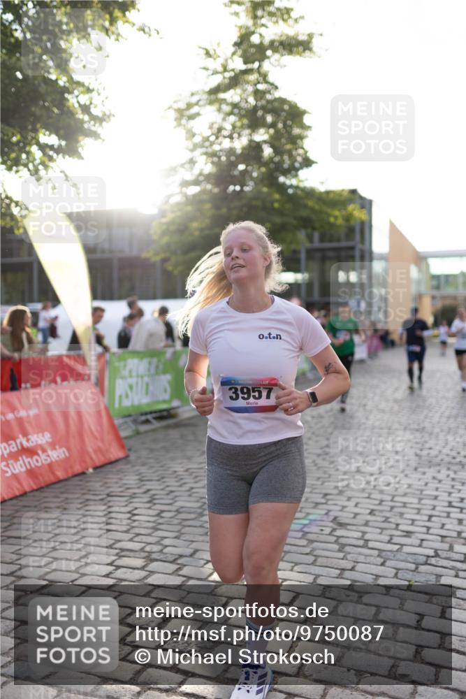 12.06.2026 - Holstenköstenlauf Michael Strokosch http://msf.ph/oto/9750087 12.06.2026 20:04:32 Laufen 3957 meine-sportfotos.de