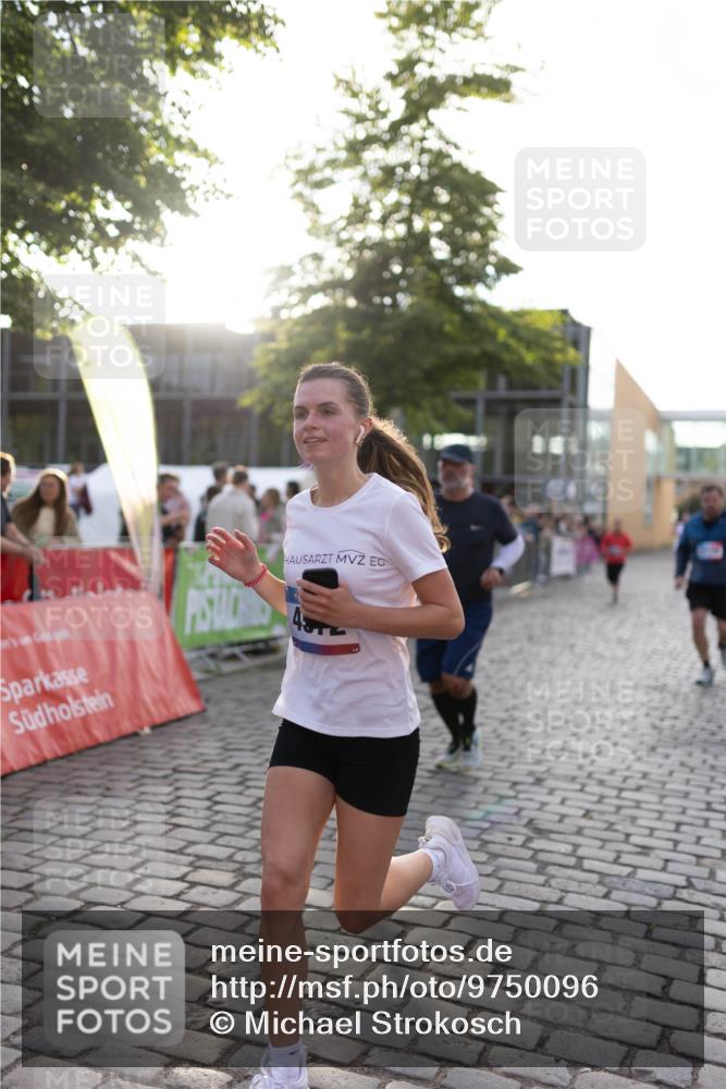 12.06.2026 - Holstenköstenlauf Michael Strokosch http://msf.ph/oto/9750096 12.06.2026 20:04:35 Laufen  meine-sportfotos.de