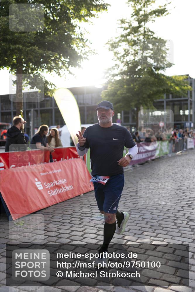 12.06.2026 - Holstenköstenlauf Michael Strokosch http://msf.ph/oto/9750100 12.06.2026 20:04:36 Laufen 3215 meine-sportfotos.de