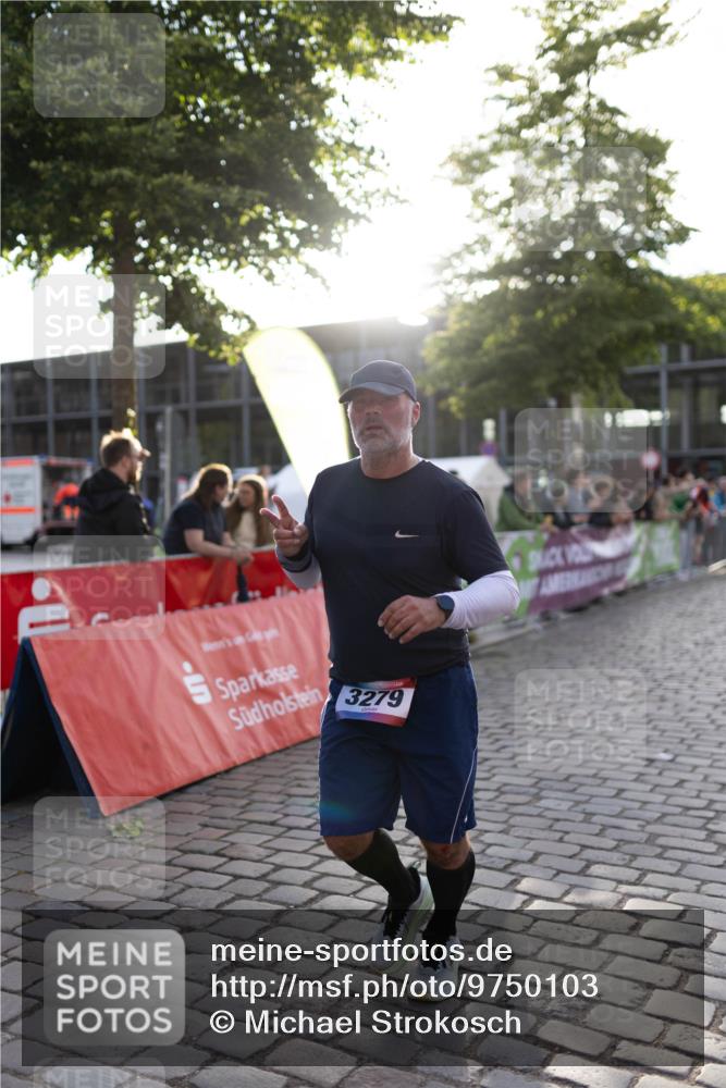 12.06.2026 - Holstenköstenlauf Michael Strokosch http://msf.ph/oto/9750103 12.06.2026 20:04:36 Laufen 3279 meine-sportfotos.de