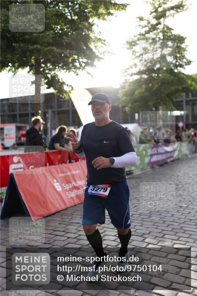 12.06.2026 - Holstenköstenlauf Michael Strokosch http://msf.ph/oto/9750104 12.06.2026 20:04:36 Laufen 3279 meine-sportfotos.de