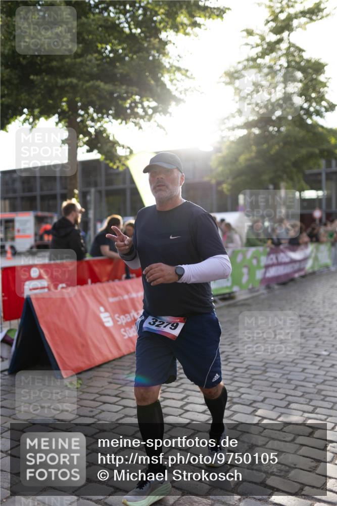 12.06.2026 - Holstenköstenlauf Michael Strokosch http://msf.ph/oto/9750105 12.06.2026 20:04:36 Laufen 3279 meine-sportfotos.de