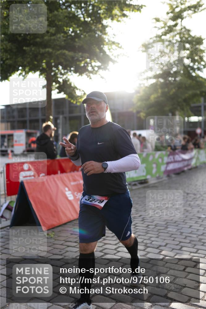 12.06.2026 - Holstenköstenlauf Michael Strokosch http://msf.ph/oto/9750106 12.06.2026 20:04:36 Laufen 3279 meine-sportfotos.de