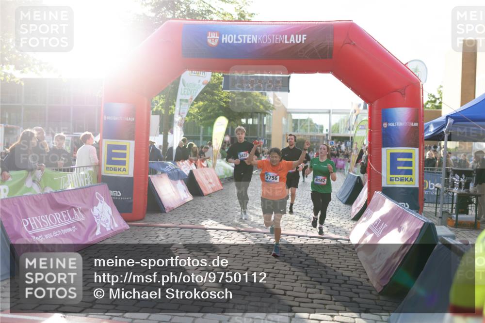 12.06.2026 - Holstenköstenlauf Michael Strokosch http://msf.ph/oto/9750112 12.06.2026 20:05:09 Laufen 3837, 3756, 4162, 24 meine-sportfotos.de