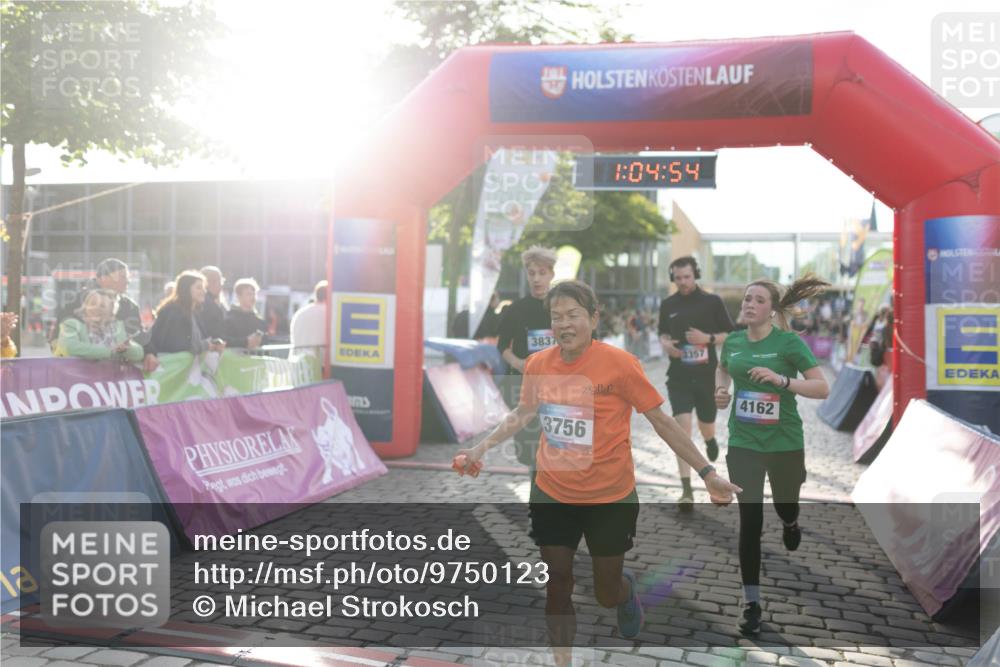 12.06.2026 - Holstenköstenlauf Michael Strokosch http://msf.ph/oto/9750123 12.06.2026 20:05:10 Laufen 1, 04, 54, 3837, 3756, 4162 meine-sportfotos.de