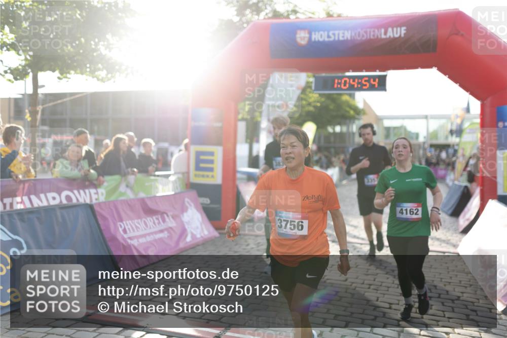12.06.2026 - Holstenköstenlauf Michael Strokosch http://msf.ph/oto/9750125 12.06.2026 20:05:10 Laufen 3756, 1, 04, 54, 3357, 4162 meine-sportfotos.de