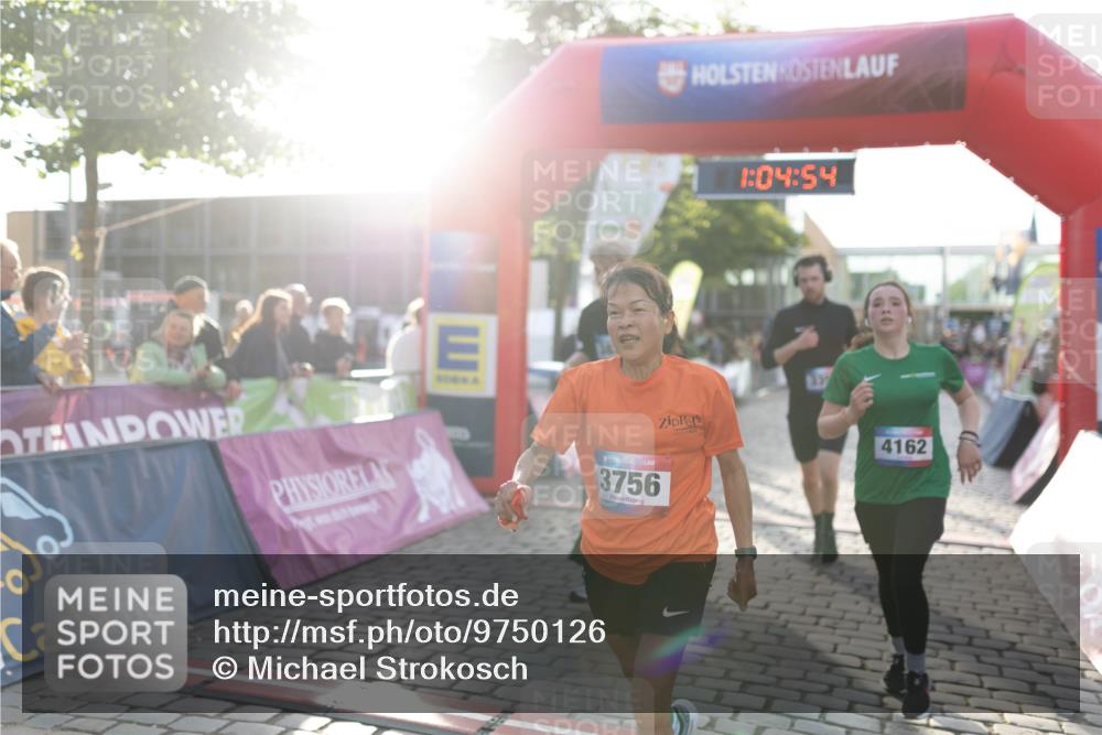 12.06.2026 - Holstenköstenlauf Michael Strokosch http://msf.ph/oto/9750126 12.06.2026 20:05:10 Laufen 3756, 1, 04, 54, 4162 meine-sportfotos.de