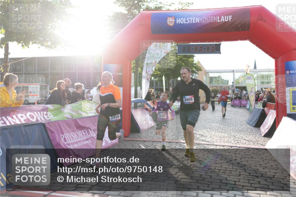 12.06.2026 - Holstenköstenlauf Michael Strokosch http://msf.ph/oto/9750148 12.06.2026 20:05:24 Laufen 3450, 3367, 3908 meine-sportfotos.de