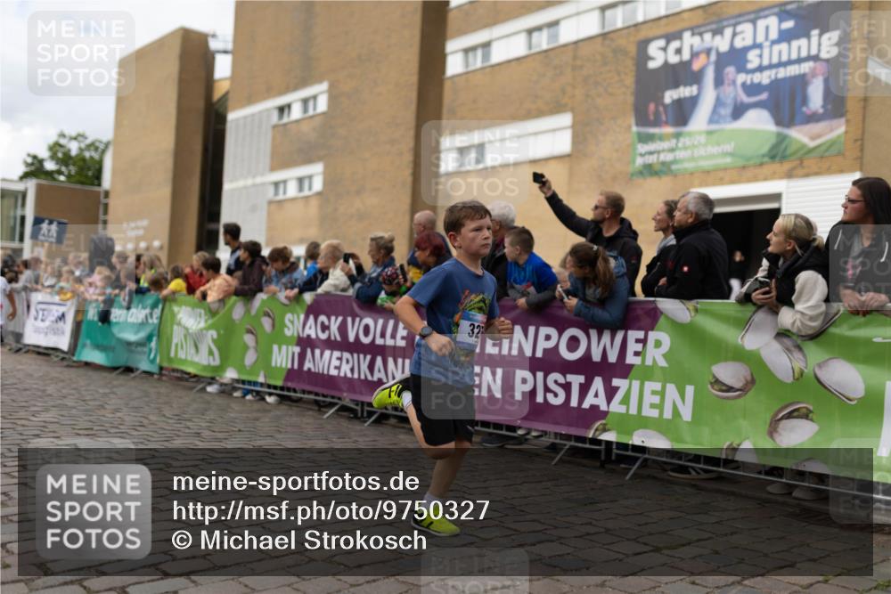 12.06.2026 - Holstenköstenlauf Michael Strokosch http://msf.ph/oto/9750327 12.06.2026 16:06:54 Laufen 25, 26, 32 meine-sportfotos.de