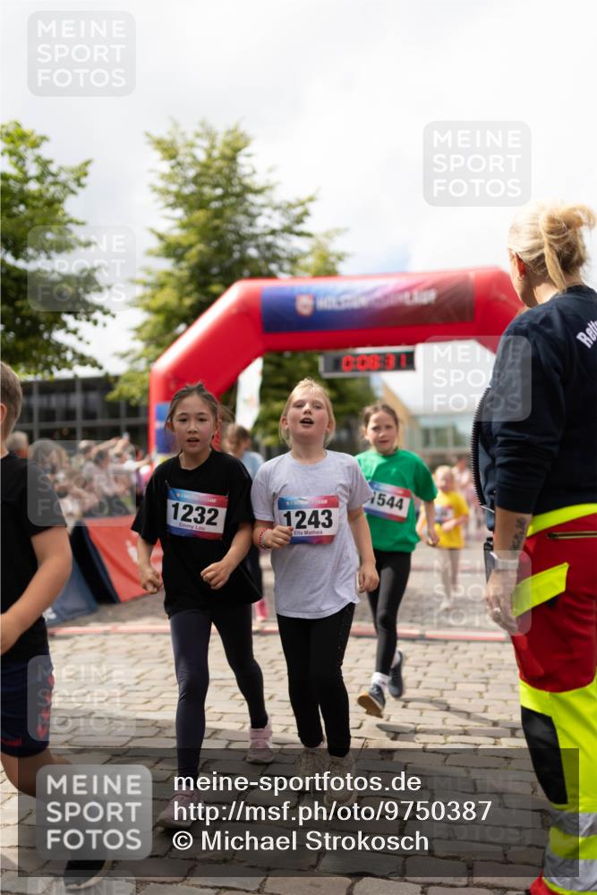 12.06.2026 - Holstenköstenlauf Michael Strokosch http://msf.ph/oto/9750387 12.06.2026 16:08:51 Laufen 1232, 1243, 1544 meine-sportfotos.de