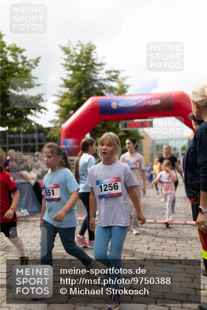 12.06.2026 - Holstenköstenlauf Michael Strokosch http://msf.ph/oto/9750388 12.06.2026 16:08:58 Laufen 551, 1256, 1075, 1235 meine-sportfotos.de