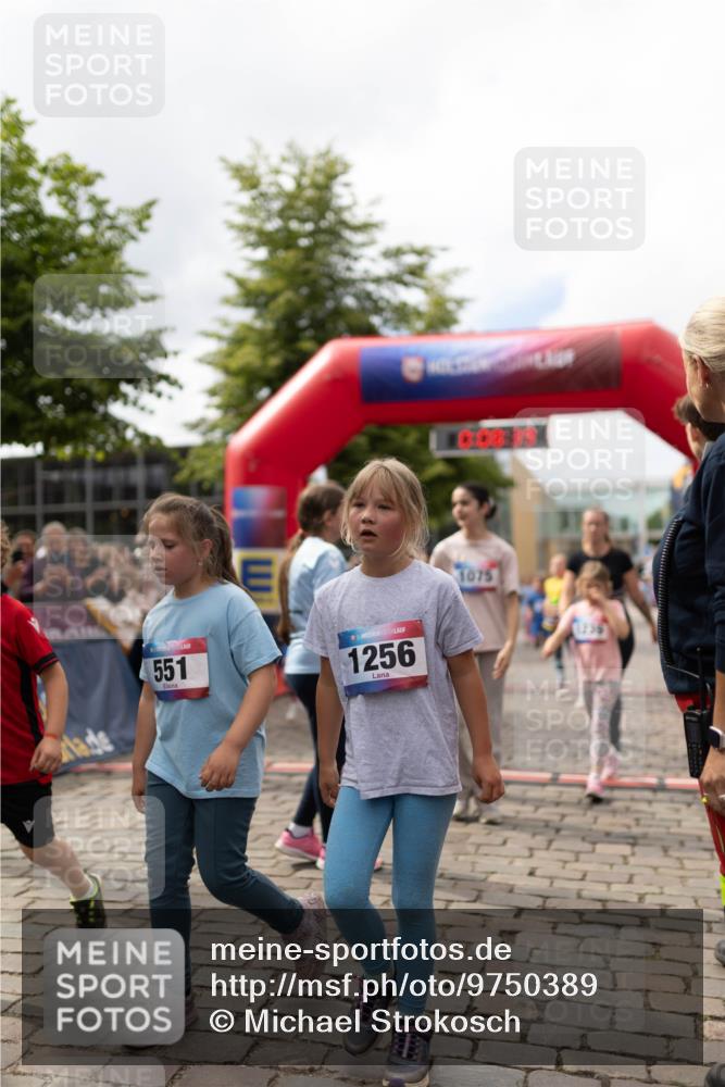 12.06.2026 - Holstenköstenlauf Michael Strokosch http://msf.ph/oto/9750389 12.06.2026 16:08:58 Laufen 551, 36, 1256, 1075, 1239 meine-sportfotos.de