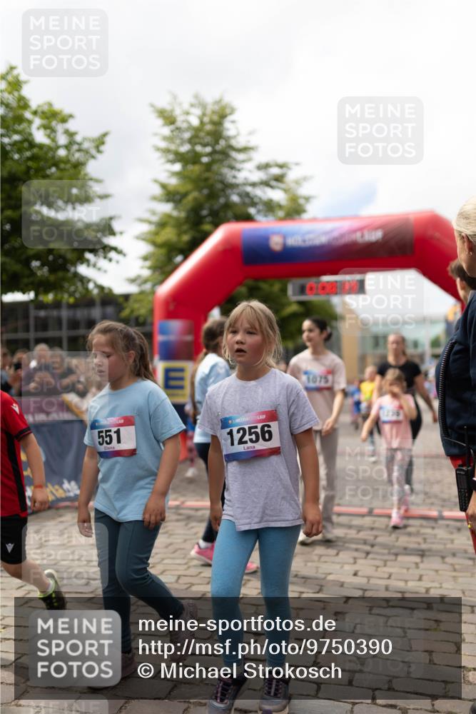 12.06.2026 - Holstenköstenlauf Michael Strokosch http://msf.ph/oto/9750390 12.06.2026 16:08:58 Laufen 551, 1256, 1075, 1255 meine-sportfotos.de