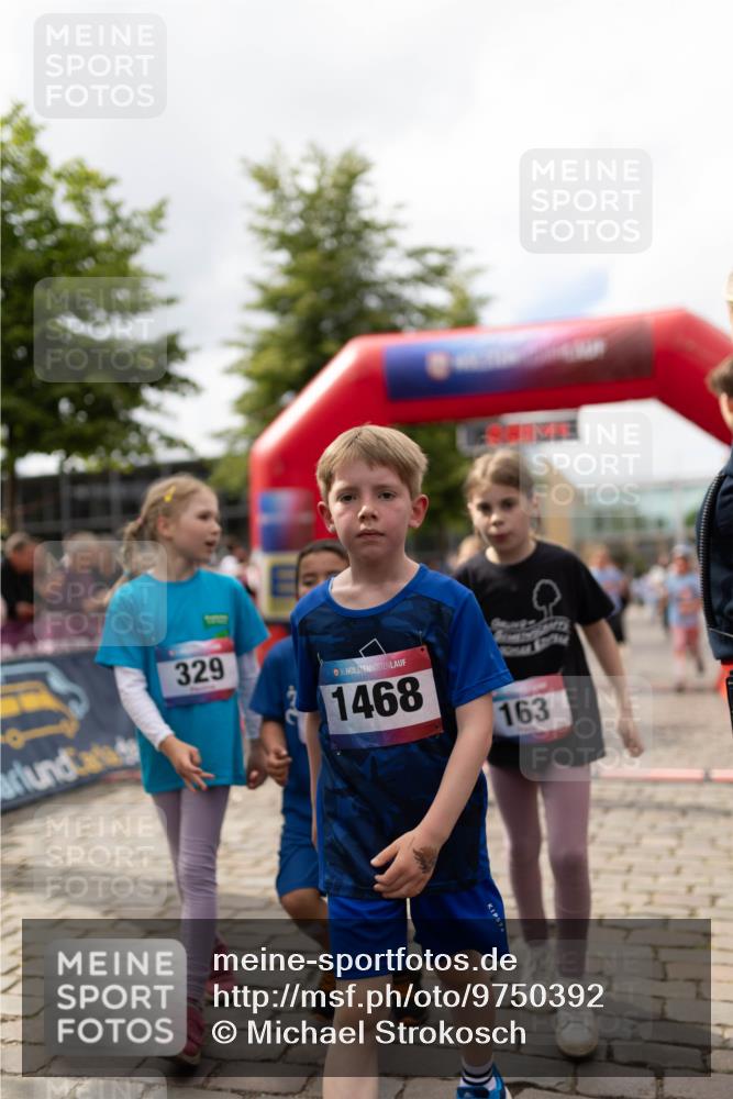 12.06.2026 - Holstenköstenlauf Michael Strokosch http://msf.ph/oto/9750392 12.06.2026 16:09:04 Laufen 329, 36, 1468, 163 meine-sportfotos.de