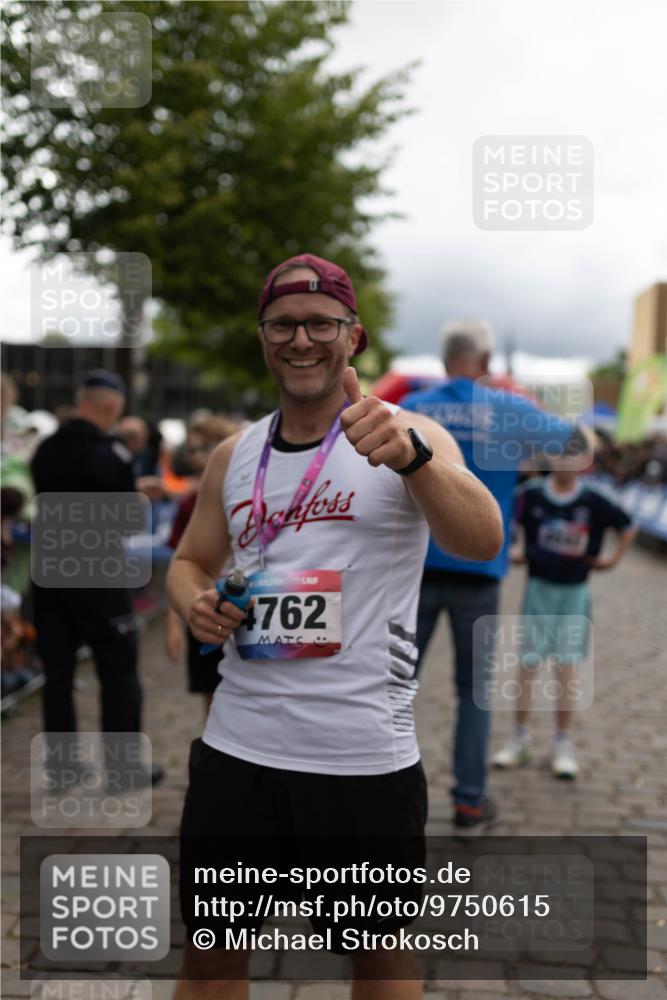 12.06.2026 - Holstenköstenlauf Michael Strokosch http://msf.ph/oto/9750615 12.06.2026 17:54:41 Laufen 762 meine-sportfotos.de