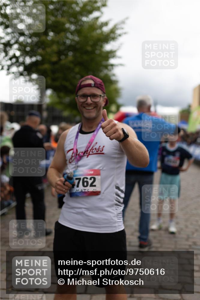 12.06.2026 - Holstenköstenlauf Michael Strokosch http://msf.ph/oto/9750616 12.06.2026 17:54:41 Laufen 762 meine-sportfotos.de