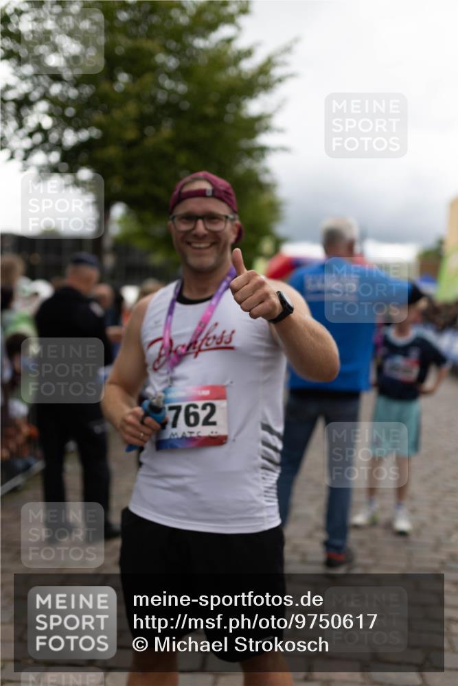 12.06.2026 - Holstenköstenlauf Michael Strokosch http://msf.ph/oto/9750617 12.06.2026 17:54:41 Laufen 762 meine-sportfotos.de