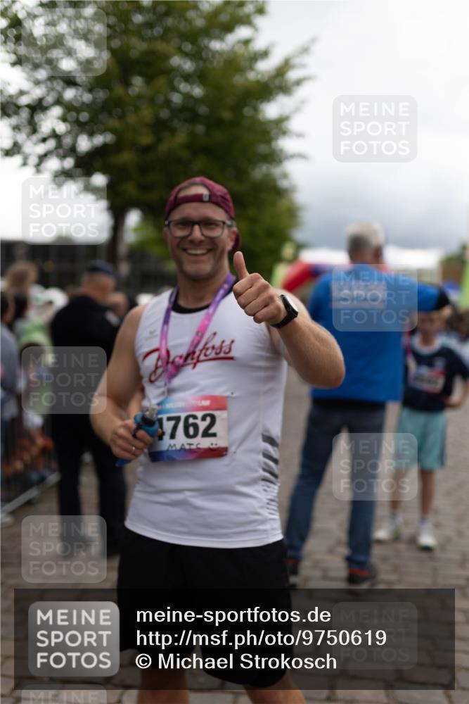 12.06.2026 - Holstenköstenlauf Michael Strokosch http://msf.ph/oto/9750619 12.06.2026 17:54:41 Laufen 762 meine-sportfotos.de