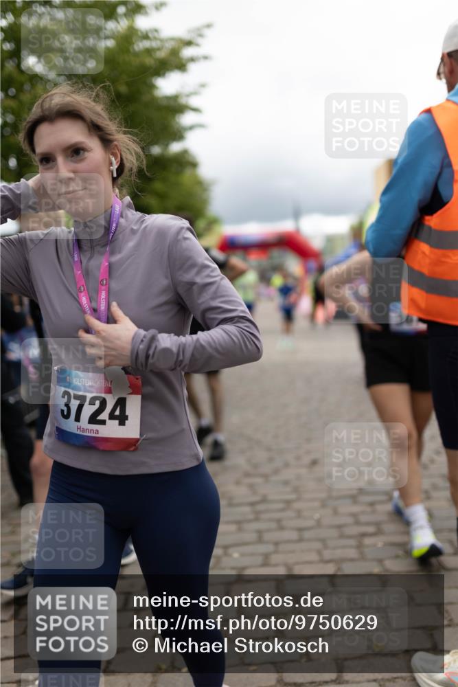 12.06.2026 - Holstenköstenlauf Michael Strokosch http://msf.ph/oto/9750629 12.06.2026 17:54:50 Laufen 3724, 36 meine-sportfotos.de